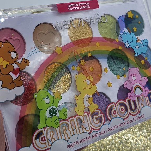 Wet n Wild Care Bears Caring Counts Eyeshadow & Face Palette - Picture 5 of 5